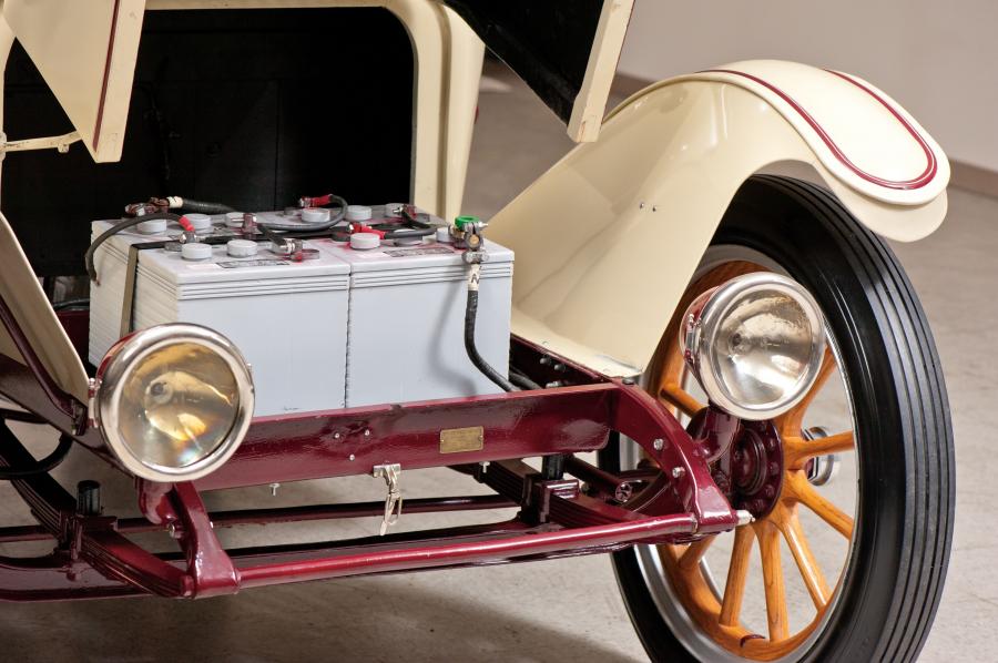  Detroit Electric Model 46 Cape Top Roadster 1914 года  (фото 21 из 26)